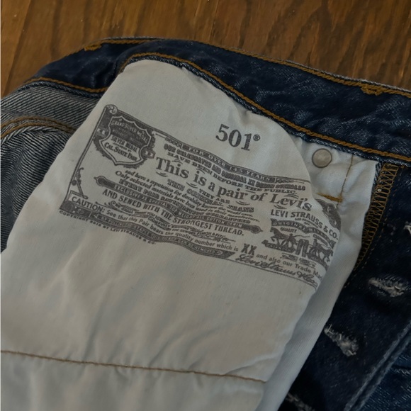 Levi’s 501 distressed denim - Picture 8 of 9